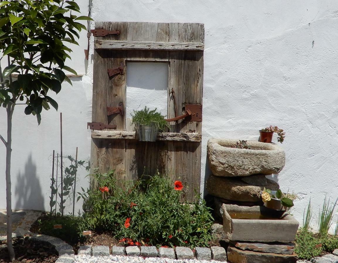 Solar Da Cumeada Bed & Breakfast Reguengos de Monsaraz Exterior photo